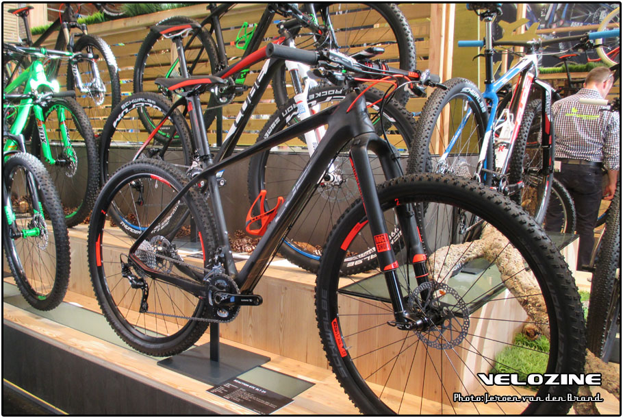 EB14_D2_CubeReaction