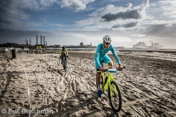 Strand is om op te leggen…. en soms om op te fietsen beachbattle2016-428_b