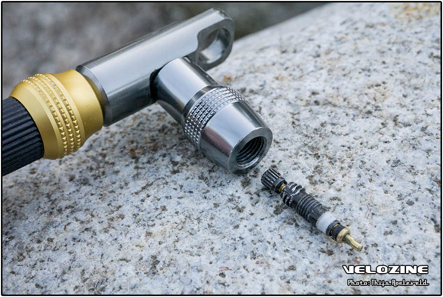 Birzman Pump Up Booster: ventielkern verwijderd