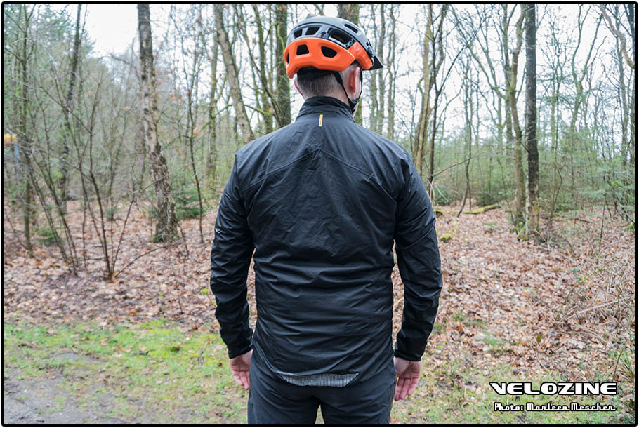 Cosmic H2O - Achterzijde