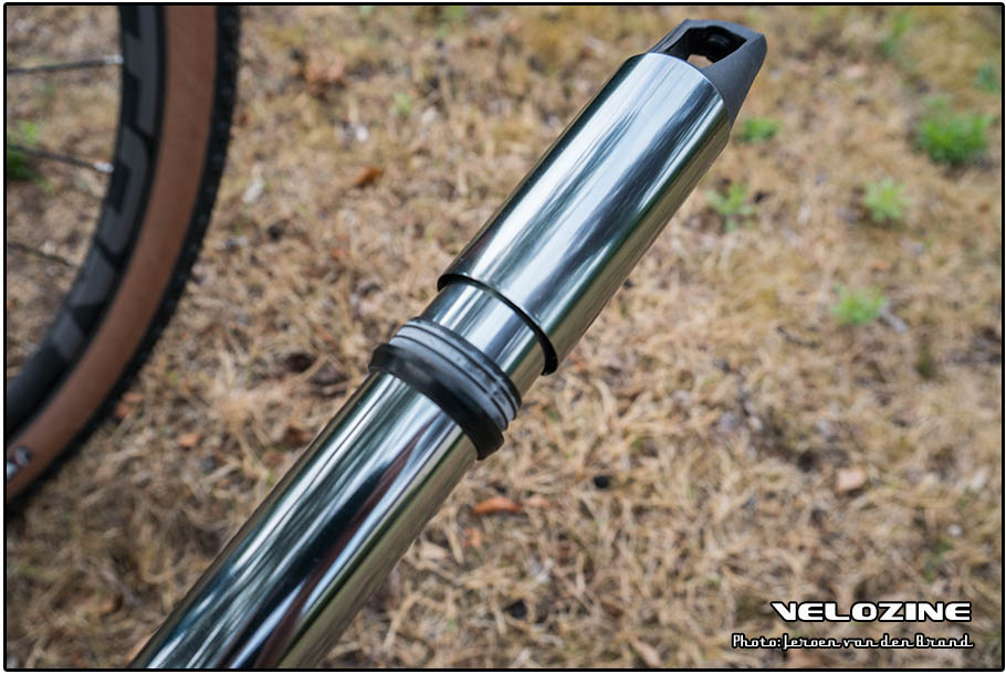 Hendel klemt mooi vast op een rubberen ring