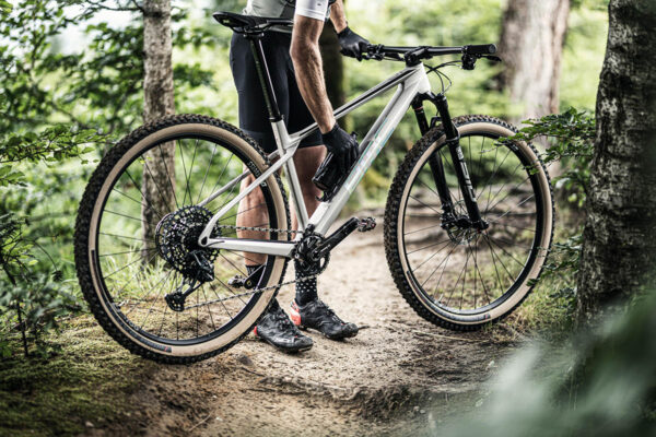 BMC_MY21_Twostroke_01_ONE_b