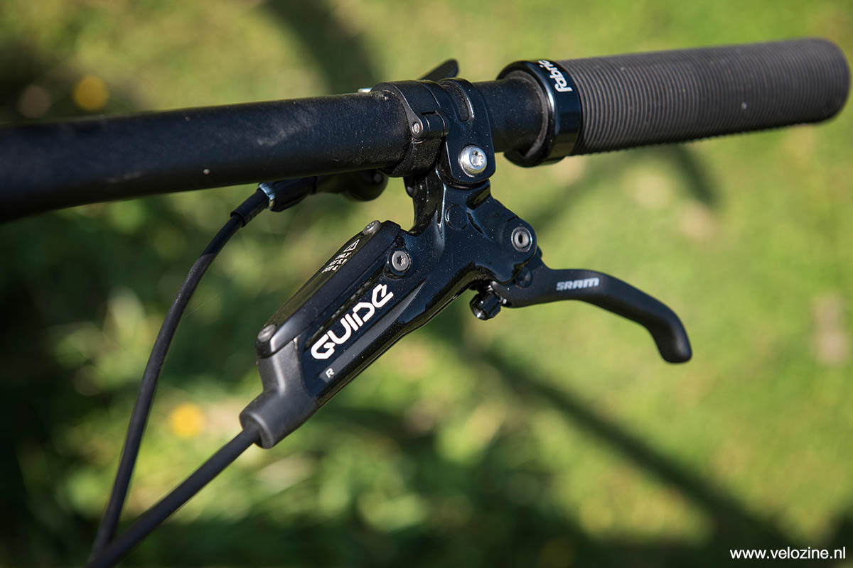Cannondale Habit Carbon 3 Trailbike – Ondermaats: Sram Guide R remmen