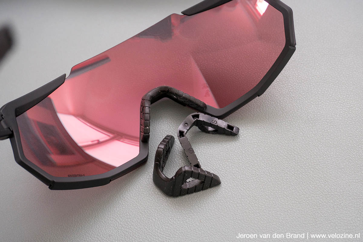 De 100% Racetrap bril komt standaard met 3 neusvleugelrubbers.