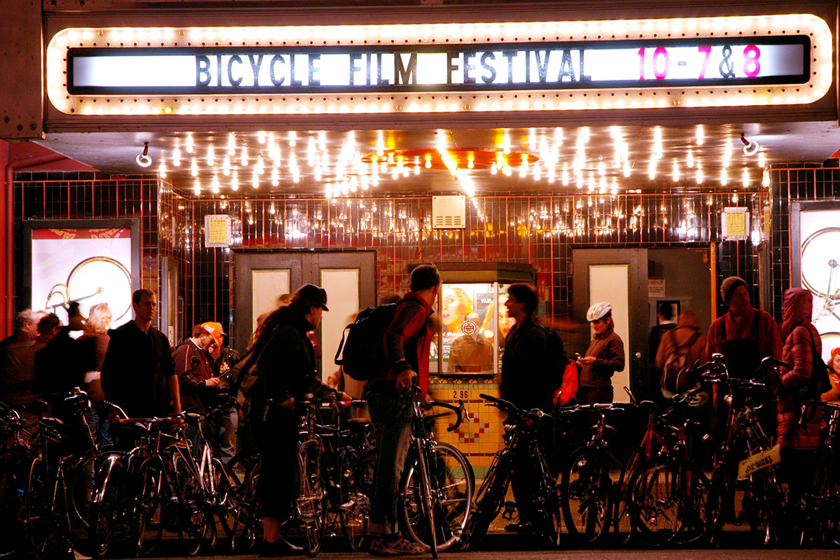 Bicycle Film Festival Amsterdam – 2-4 december 2022 / Ride Out / Move Amsterdam / Two Tone