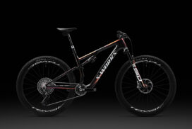 Specialized lanceert Epic 8: Geen Brain, wel Flight Attendant 90324-00_EPIC-SW-CARB-VIVPNKMET-MNSHDWMET_PROFILE_6216