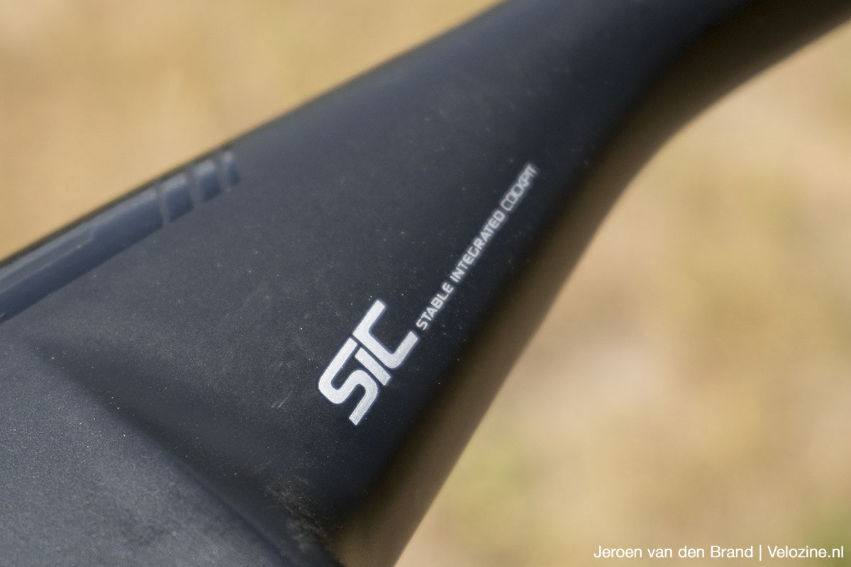 FSA SL-K carbon cockpit op Merida Big Nine