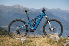 Cube Stereo Hybrid One44_18764_12x08_bp