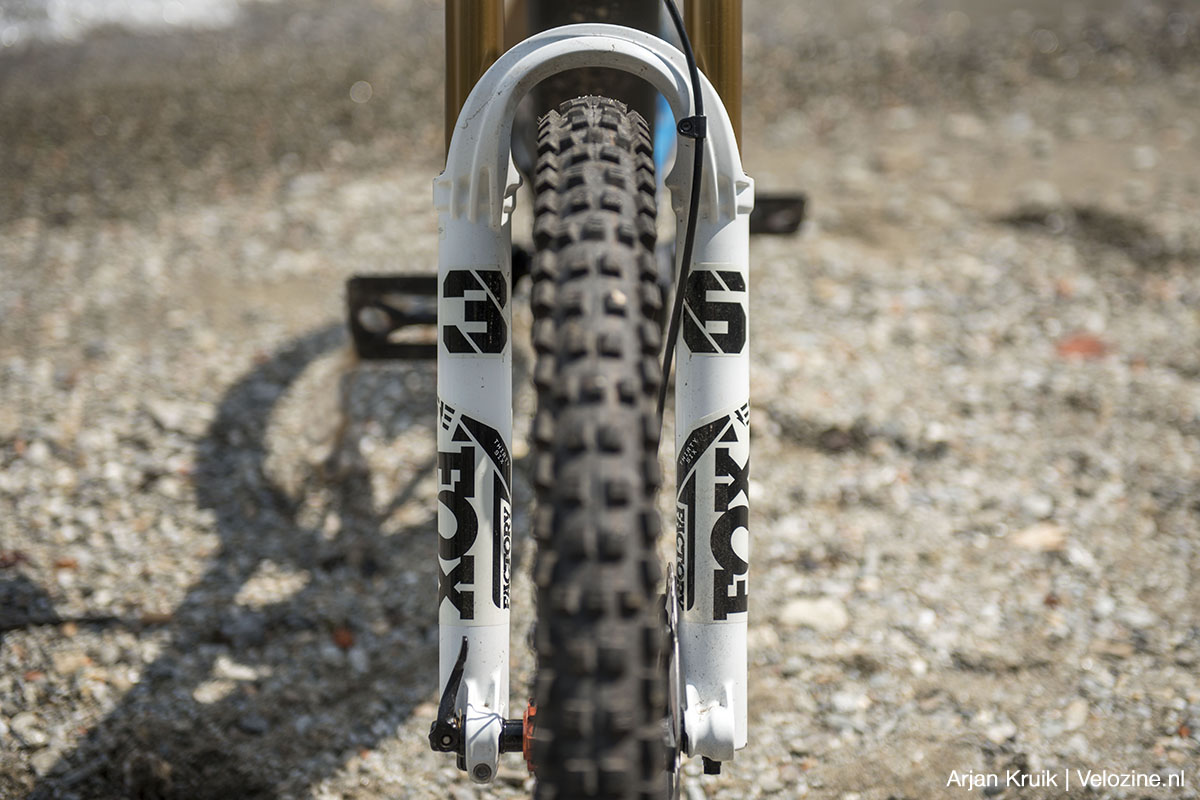 Cube Stereo Hybrid One44