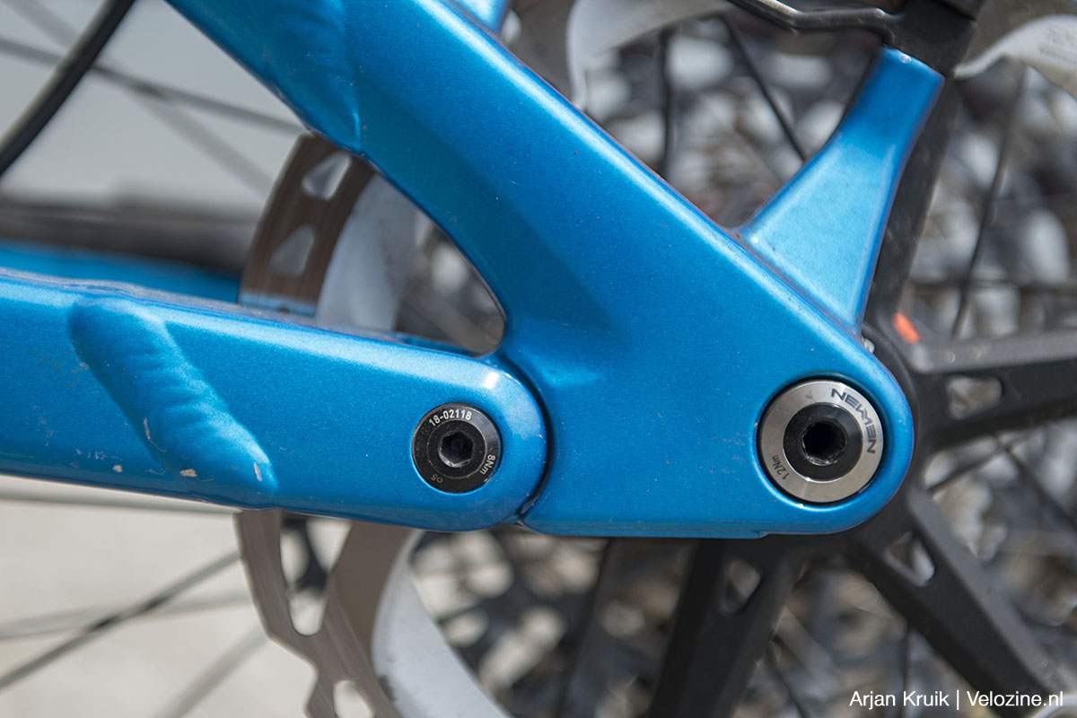 Cube Stereo Hybrid One44