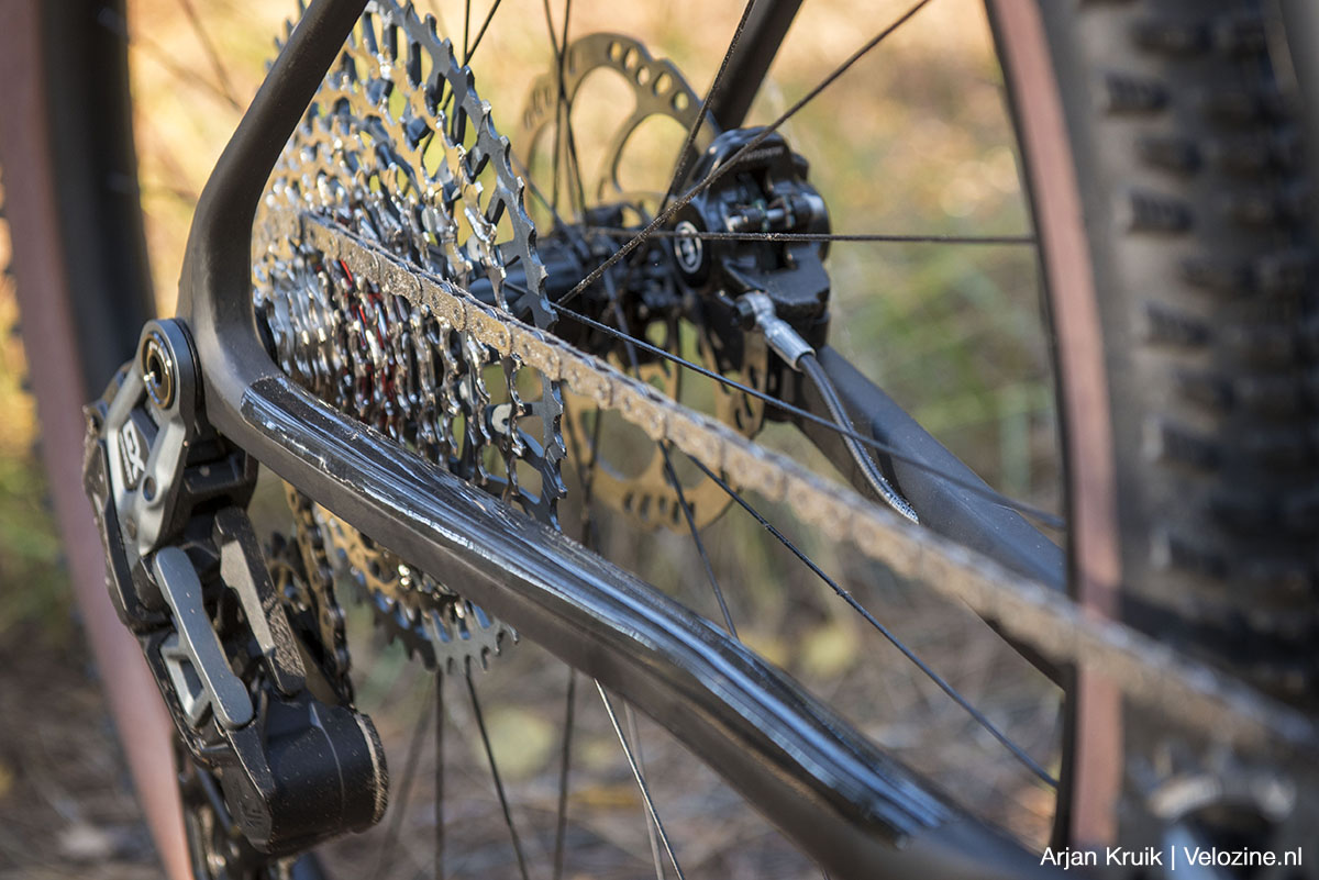 Radon Jealous carbon hardtail