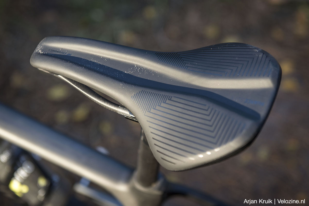 Radon Jealous carbon hardtail