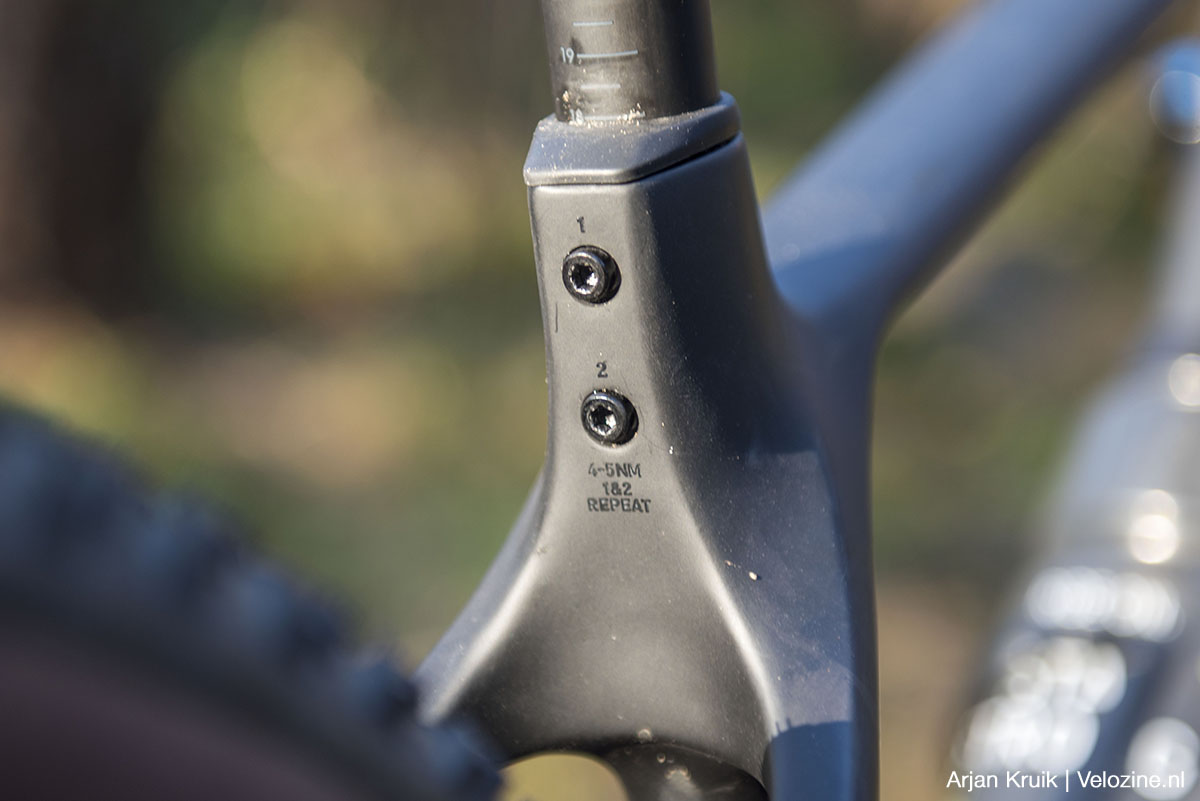 Radon Jealous carbon hardtail