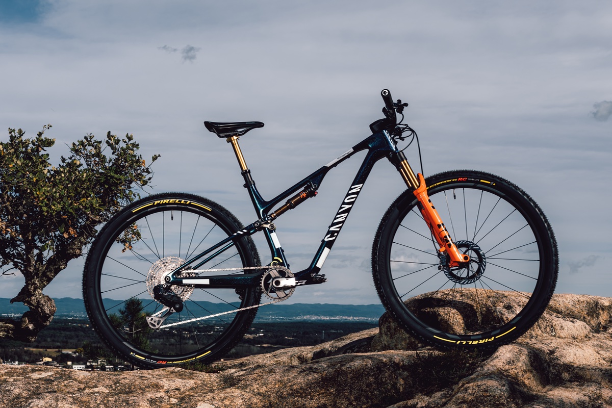 Canyon Lux World Cup CFR 2026 2027