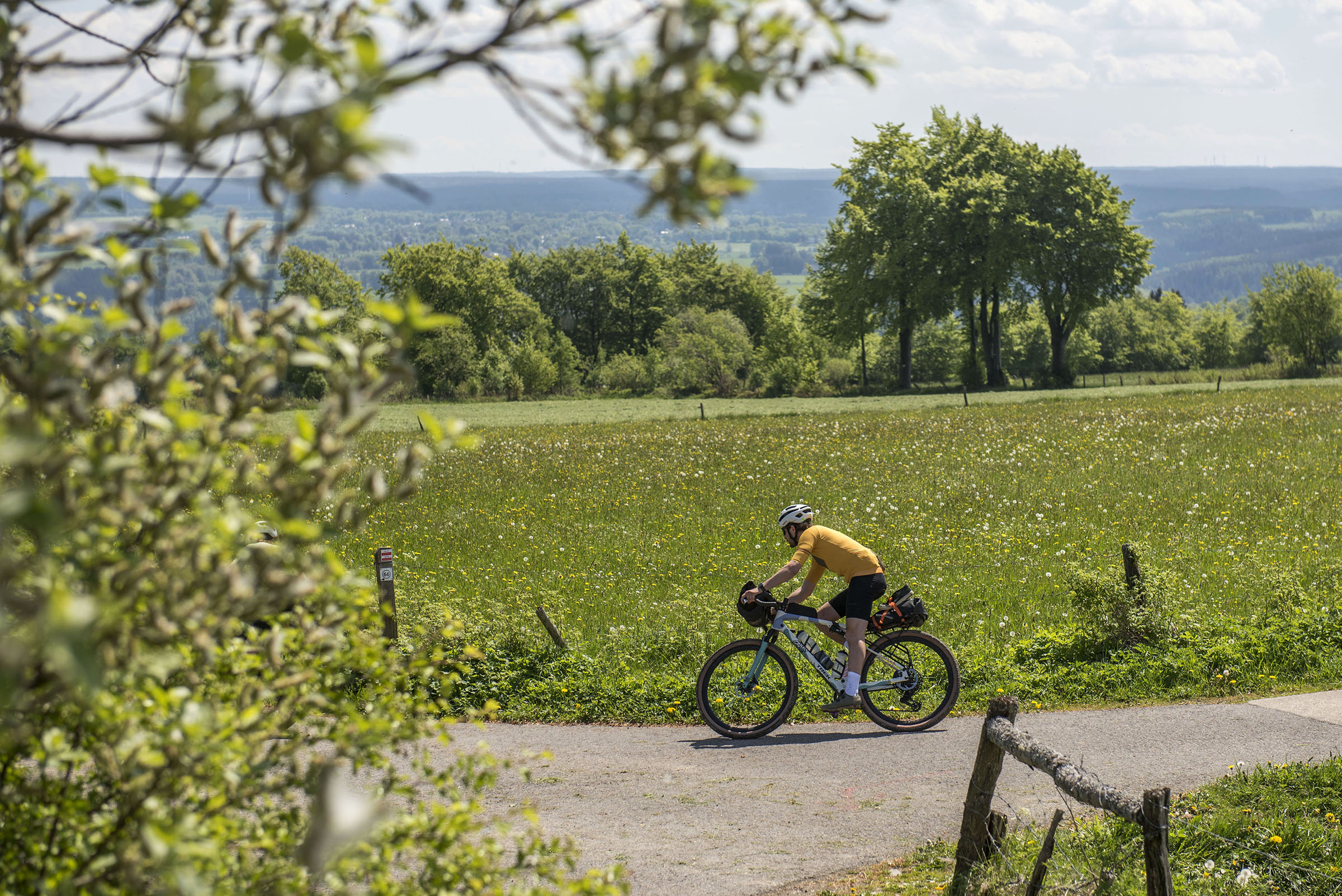 Trek Checkout SL7 gravelbike met voor- en achtervering