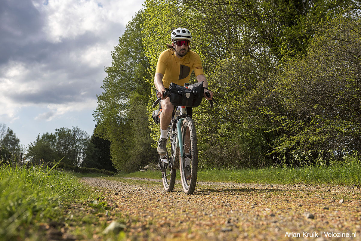 Trek Checkout SL7 gravelbike met voor- en achtervering