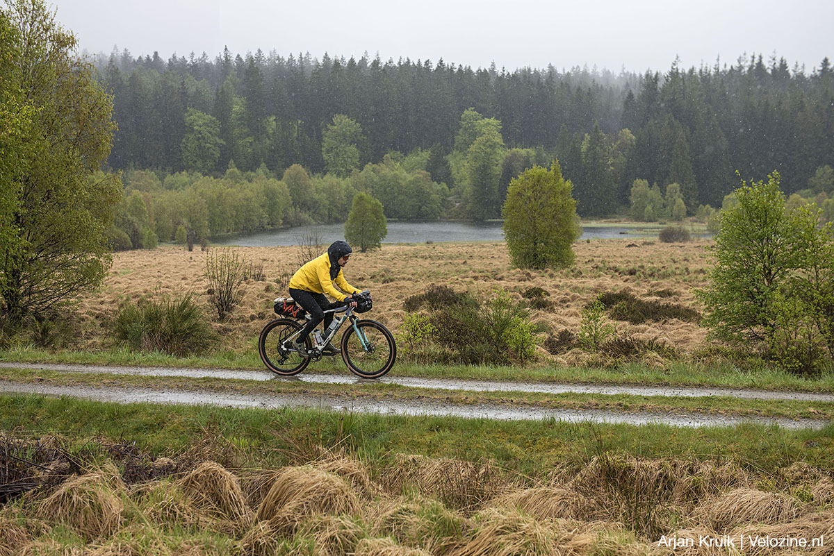 Trek Checkout SL7 gravelbike met voor- en achtervering