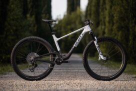 Scott Spark RC 2027: demper in onderbuis, lichter frame en gewoon 29 inch wielen Scott Spark RC 2027