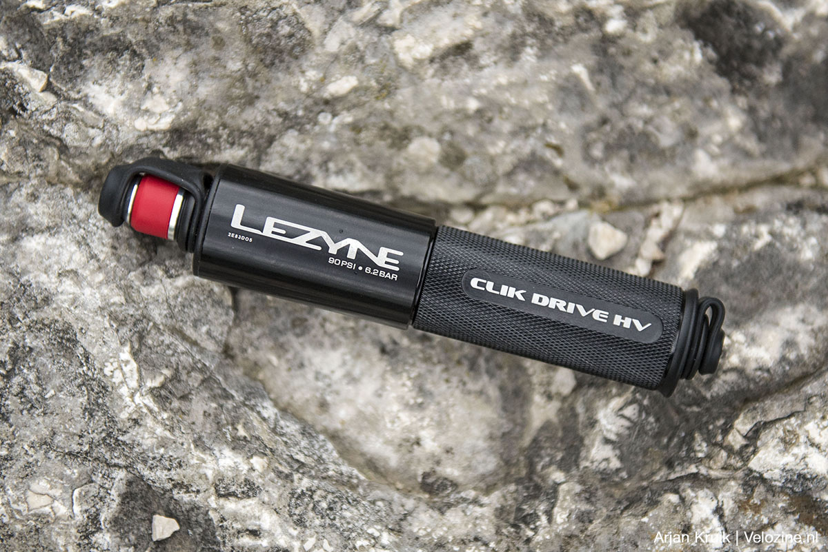 Getest: de Lezyne Clik Drive HV, een minipomp voor Schwalbe's Clik-ventielen.