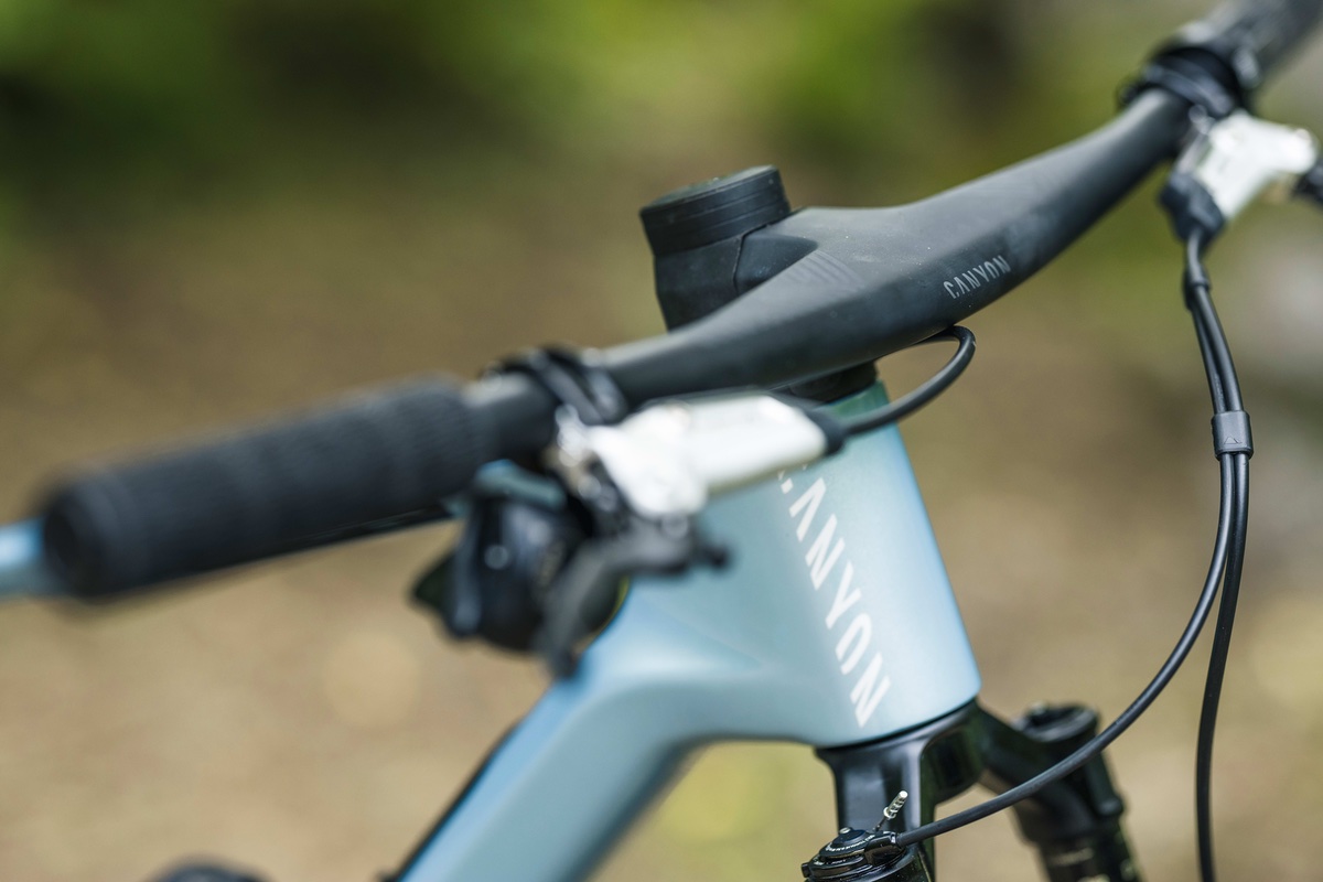 CP00036 carbon cockpit