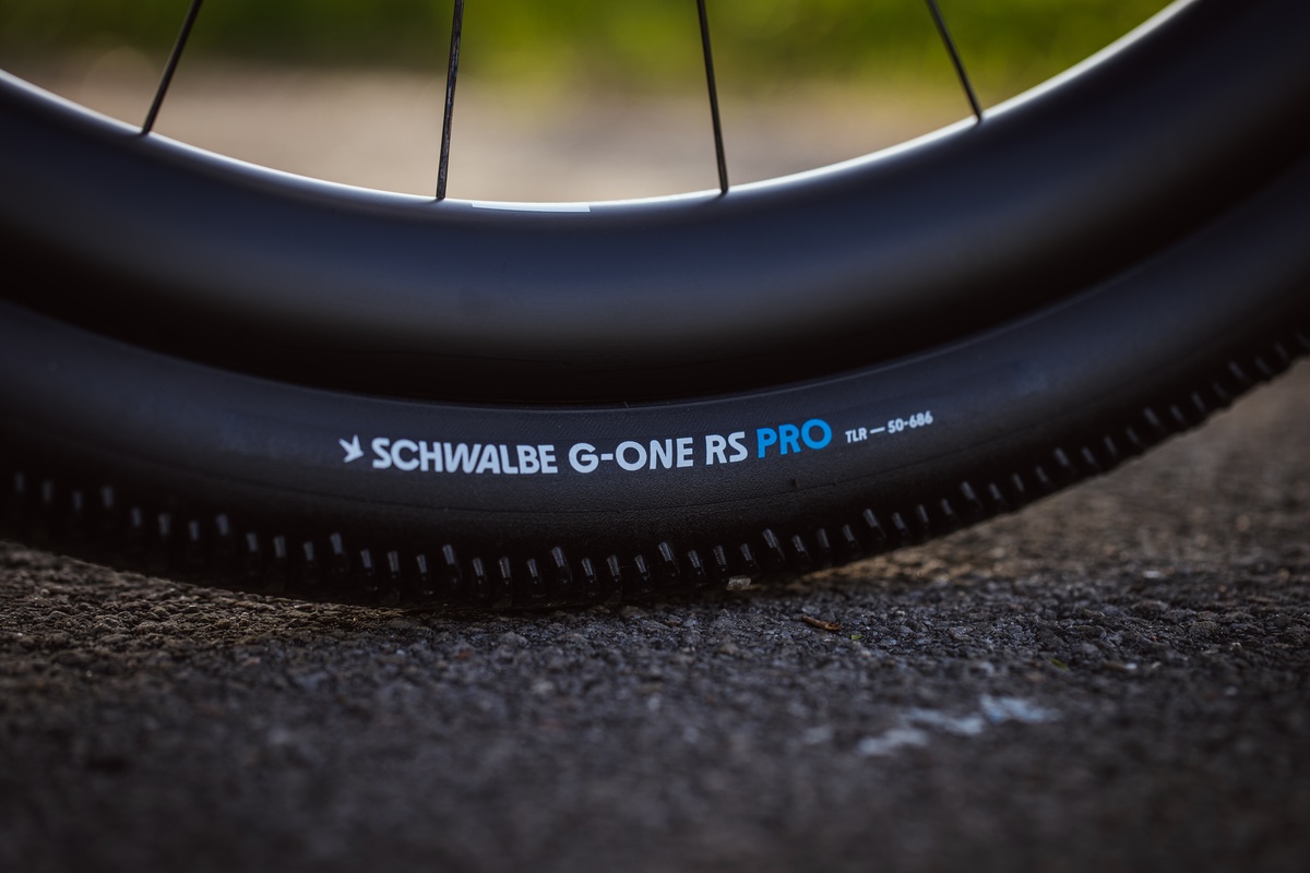 Schwalbe 32 inch G-One RS Pro 50-686